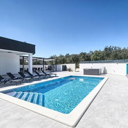 Vallelunga Comfortable Holiday *