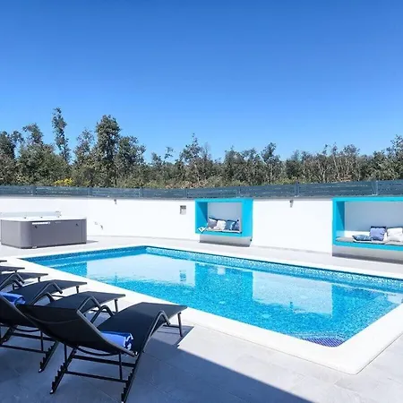 Vallelunga Comfortable Holiday
