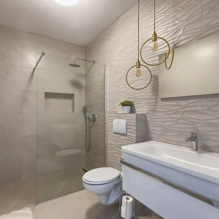 Vallelunga Comfortable Holiday Villa *